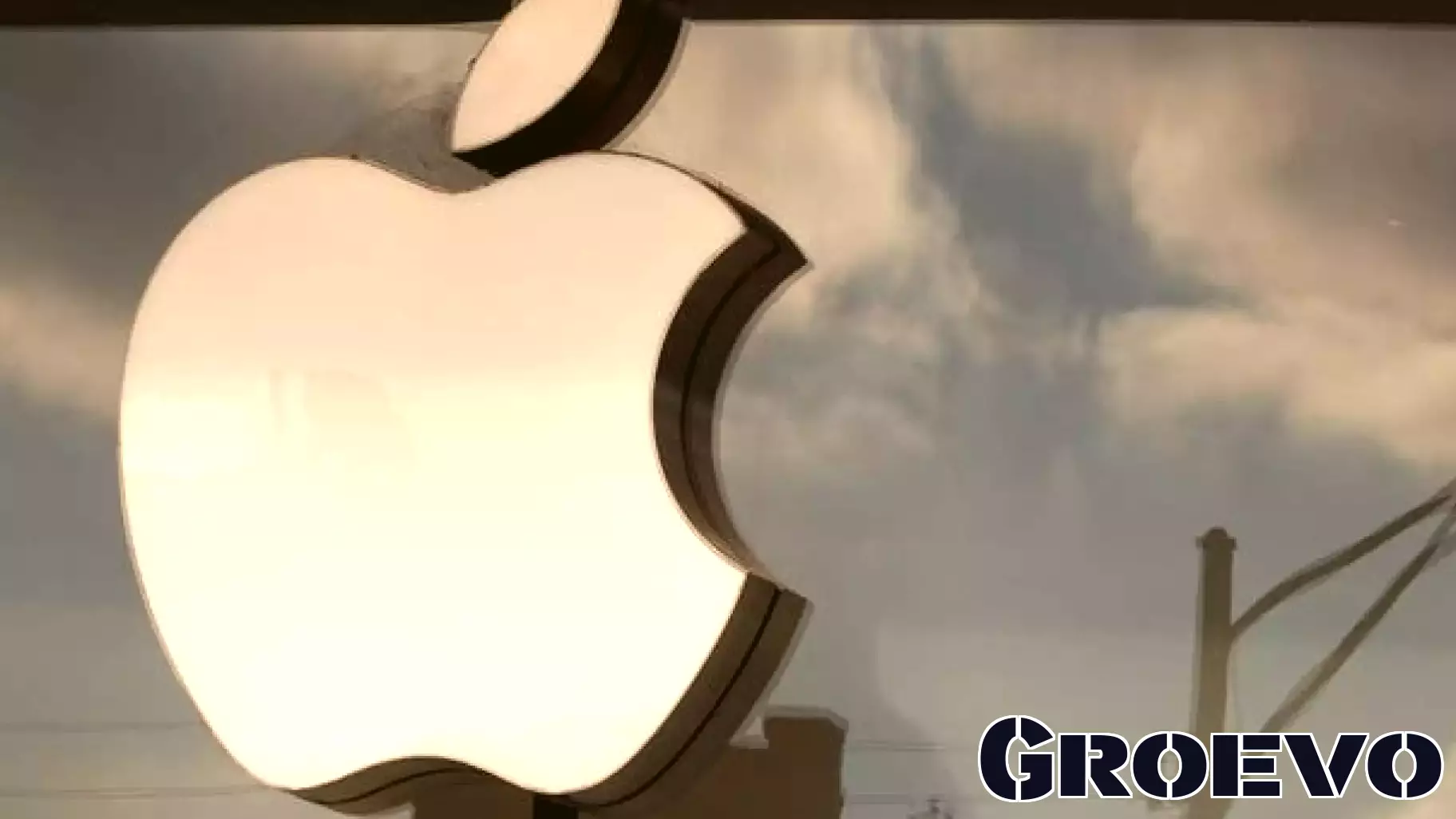 Apple Reports Strong Fiscal Second-Quarter Earnings Despite Services Business Shortfall